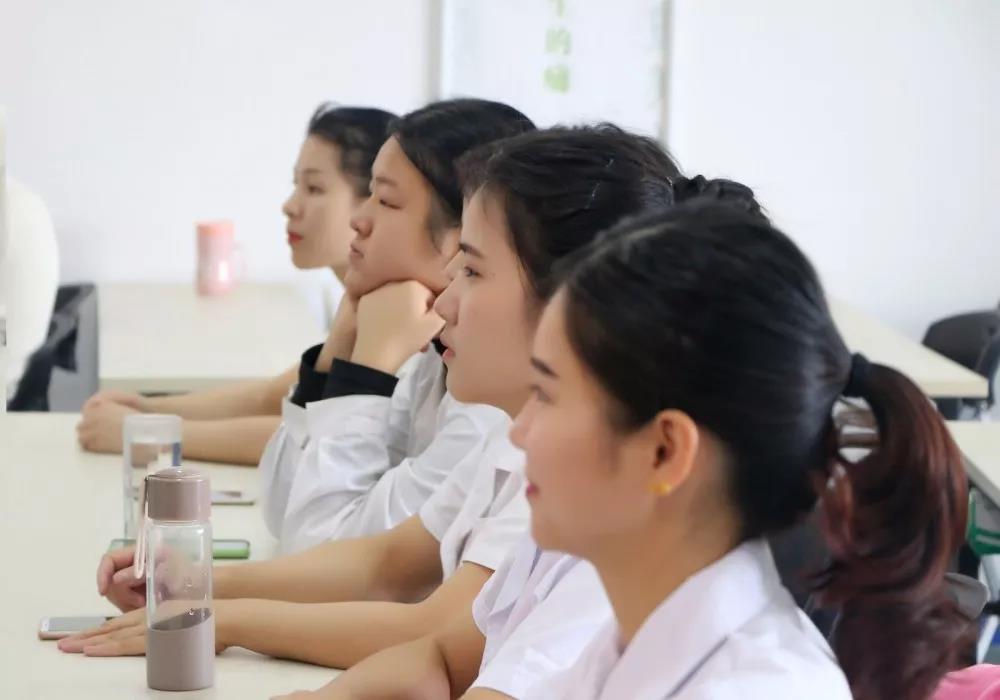 美雅美容職業(yè)培訓(xùn)學(xué)校第78期美體班畢業(yè)典禮